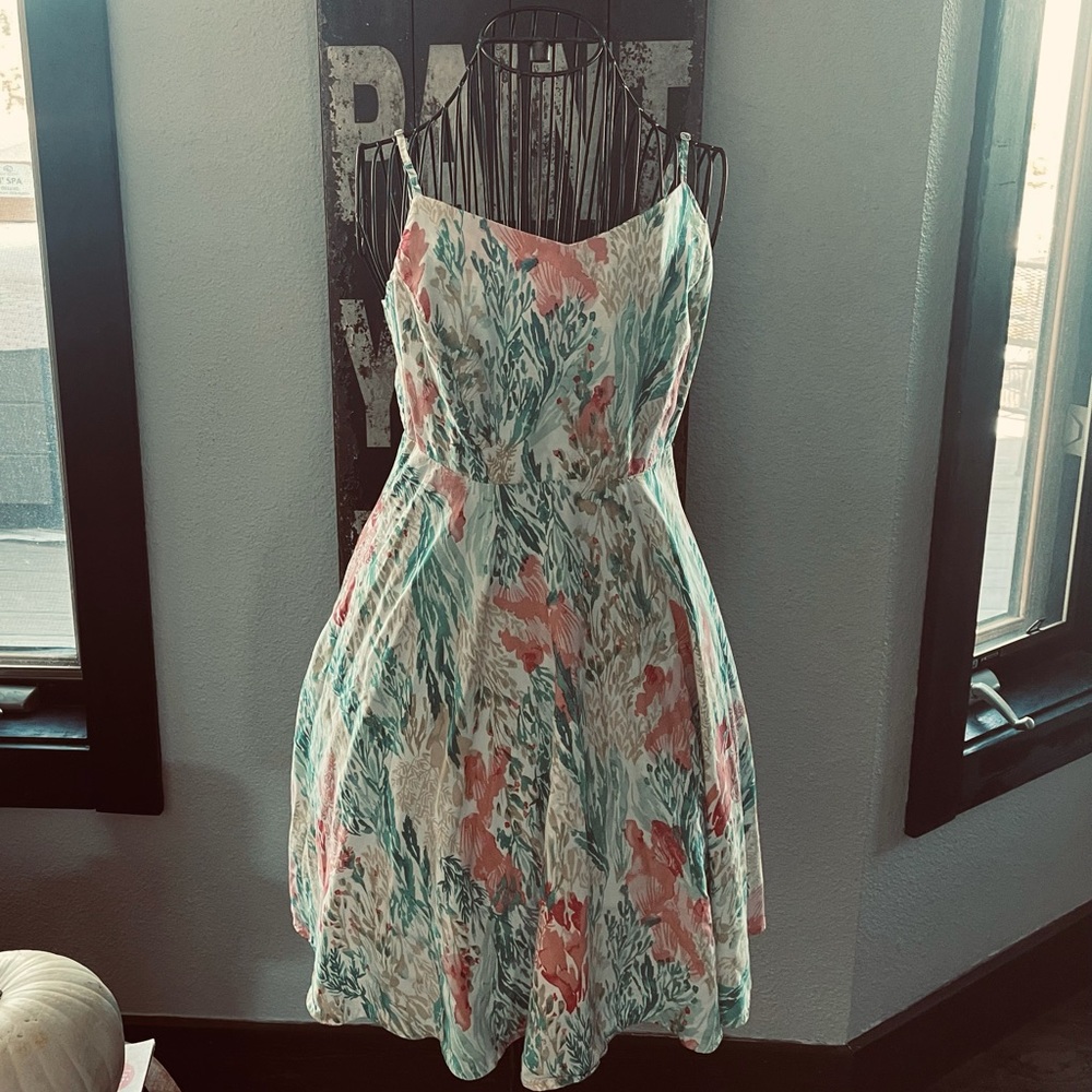 Pretty little floral dress. Size S. Old Navy.